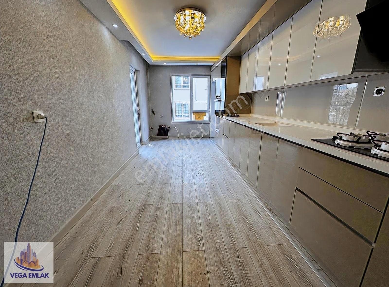 Vega Emlaktan Lüks Yapılı Yıldız Göbek Yakını Sıfır 3+1 Daire - Görsel 15