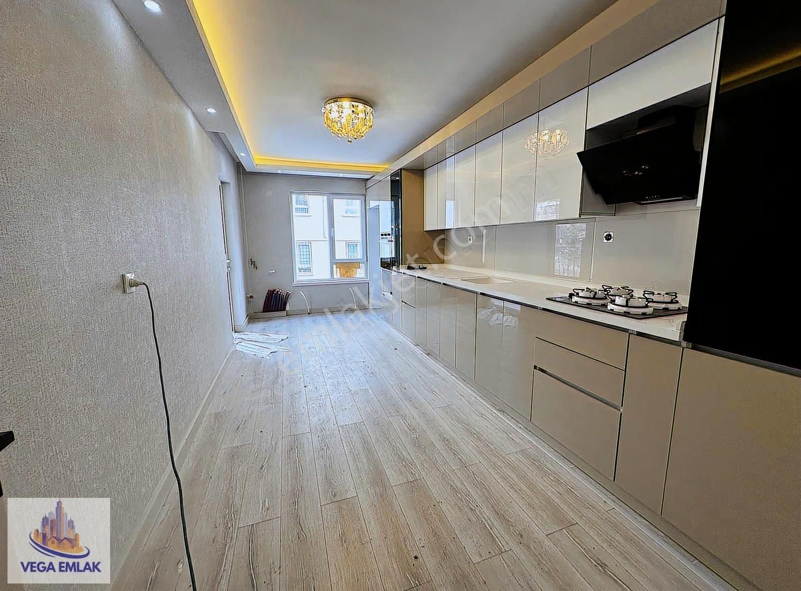 Vega Emlaktan Lüks Yapılı Yıldız Göbek Yakını Sıfır 3+1 Daire - Görsel 9