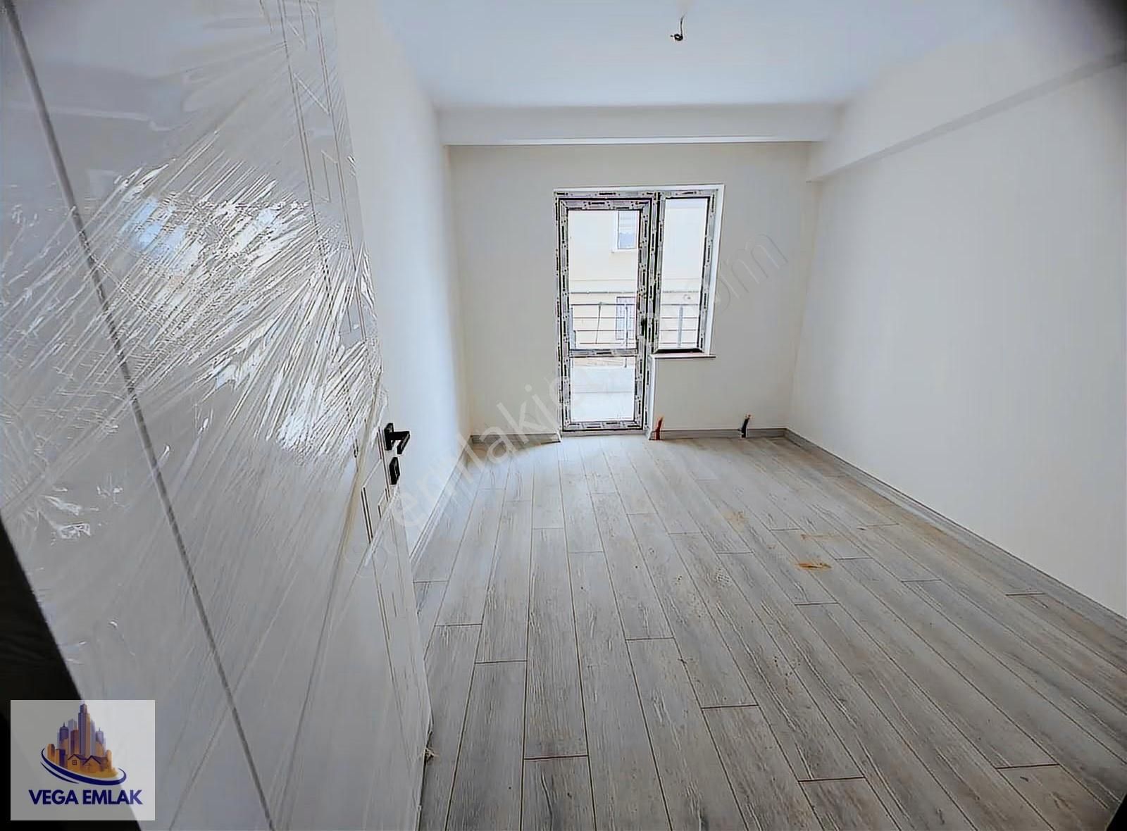 Vega Emlaktan Merkezi Lokasyonda Sıfır Ön Cephe 3+1 Daire - Görsel 35