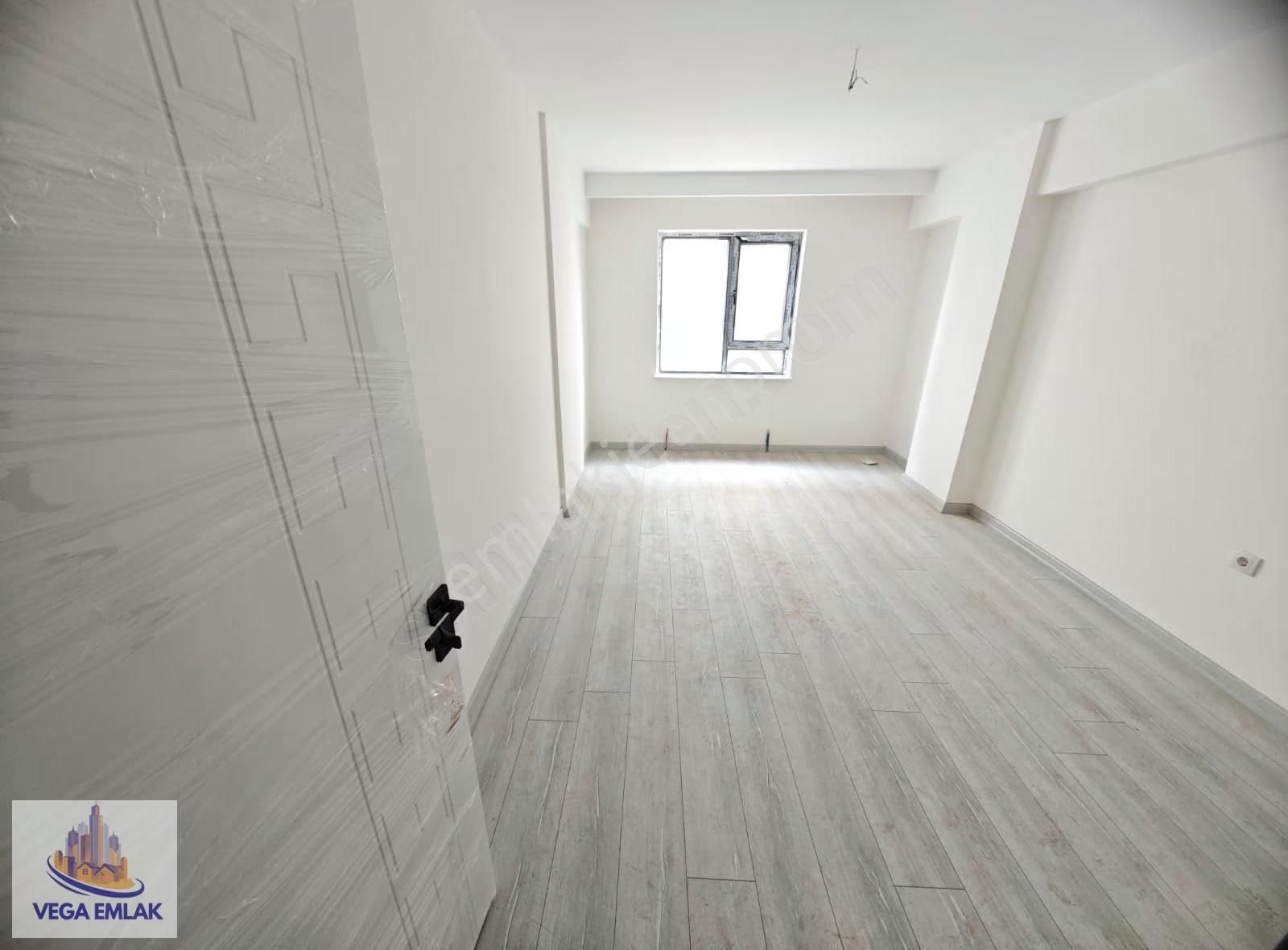 Vega Emlaktan Merkezi Lokasyonda Sıfır Ön Cephe 3+1 Daire - Görsel 22