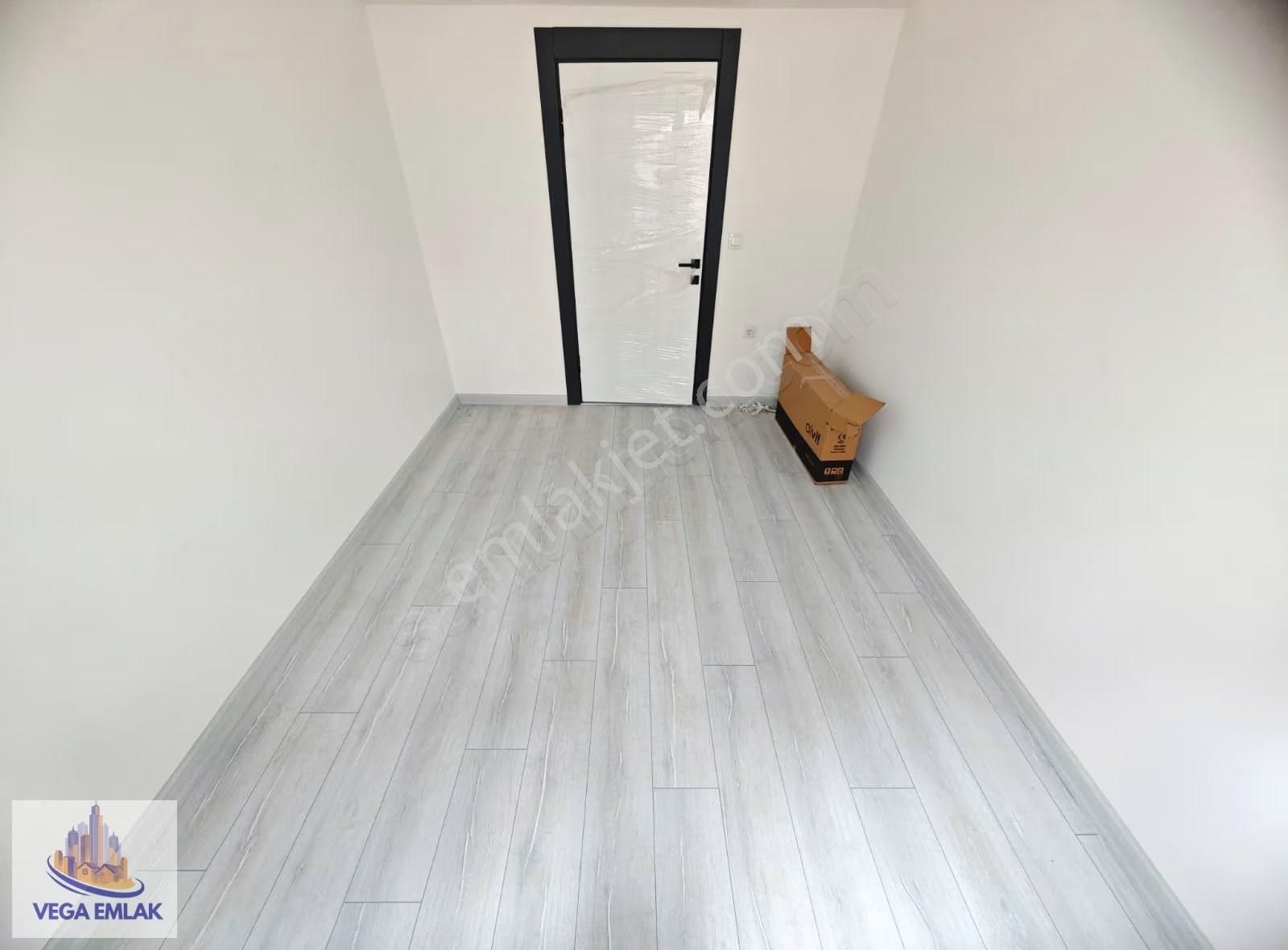 Vega Emlaktan Merkezi Lokasyonda Sıfır Ön Cephe 3+1 Daire - Görsel 17