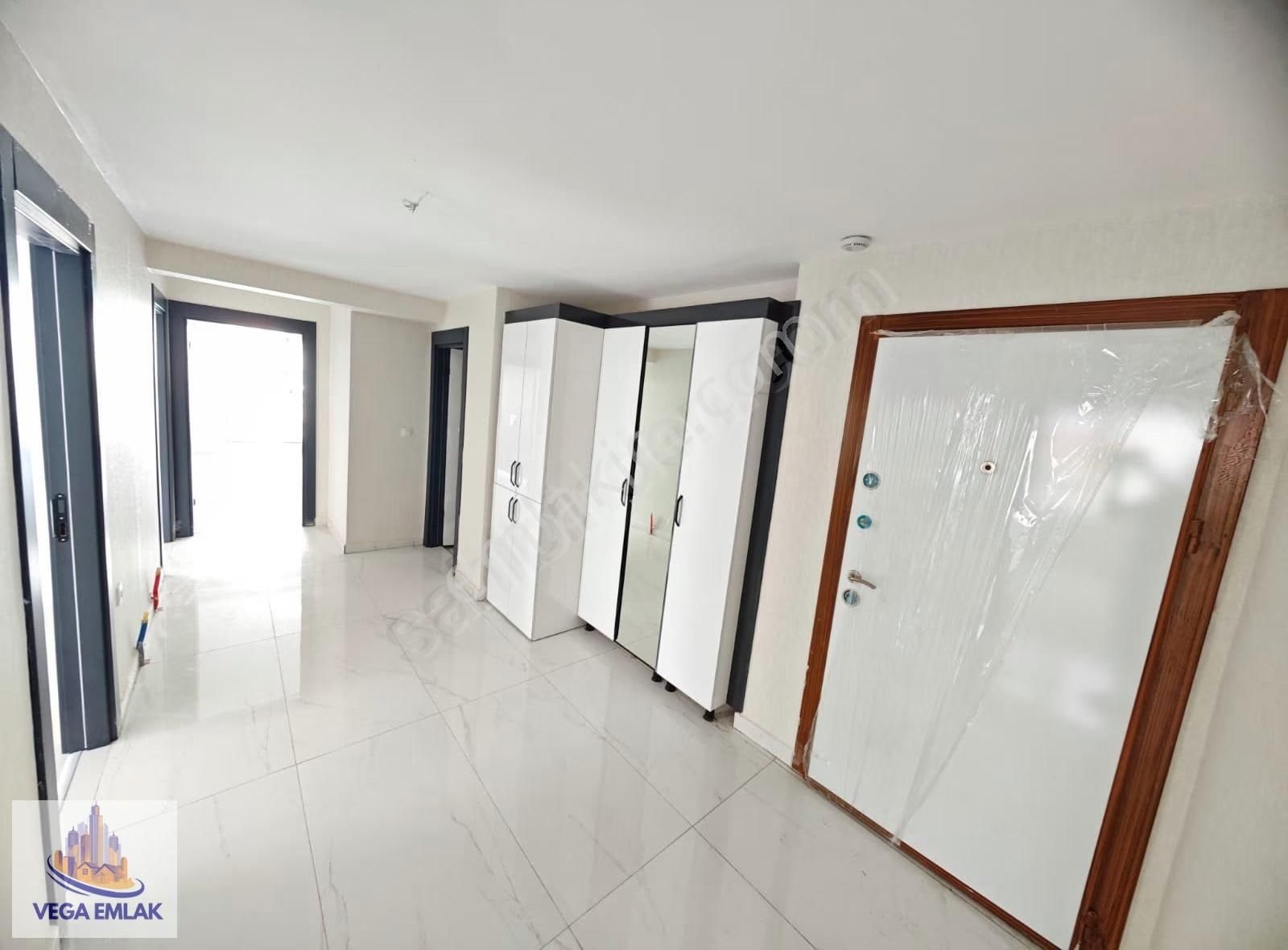 Vega Emlaktan Merkezi Lokasyonda Sıfır Ön Cephe 3+1 Daire - Görsel 23