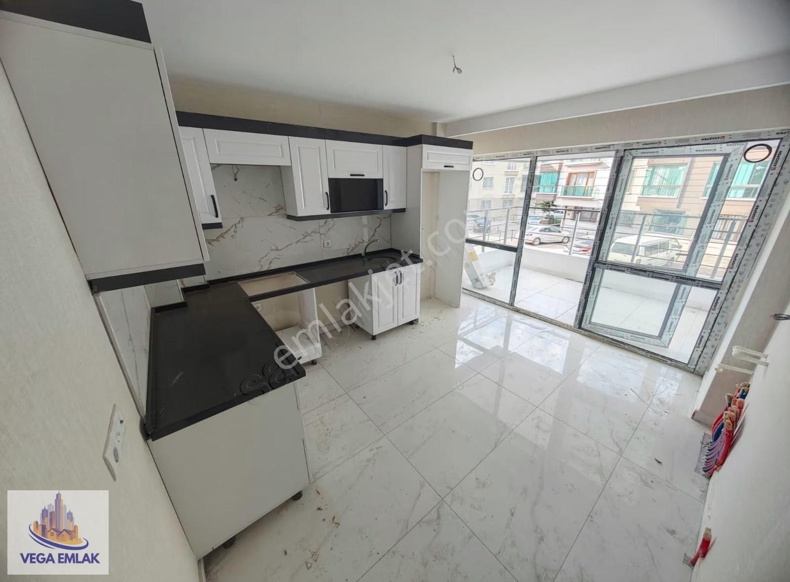 Vega Emlaktan Merkezi Lokasyonda Sıfır Ön Cephe 3+1 Daire