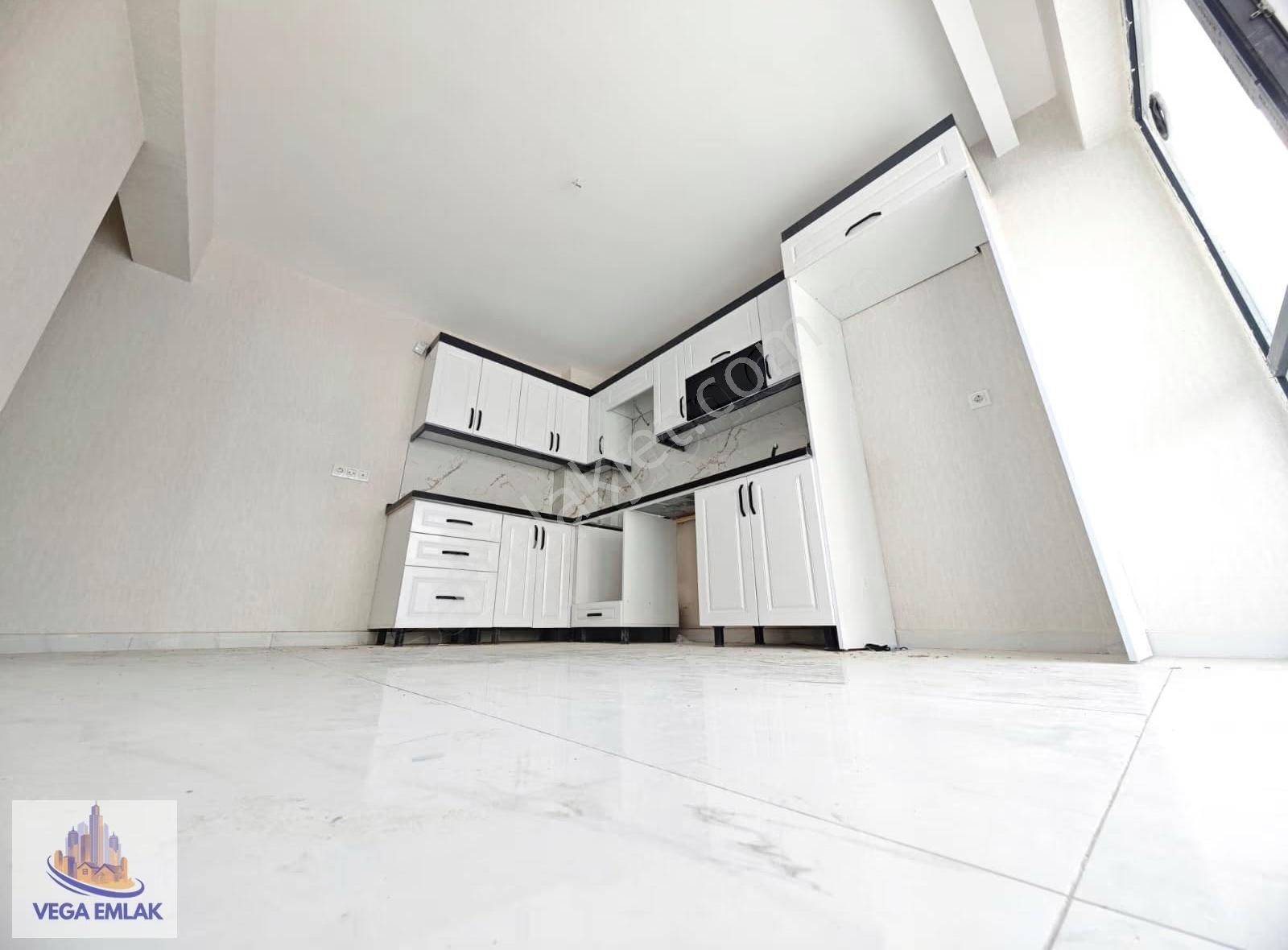 Vega Emlaktan Merkezi Lokasyonda Sıfır Ön Cephe 3+1 Daire - Görsel 21