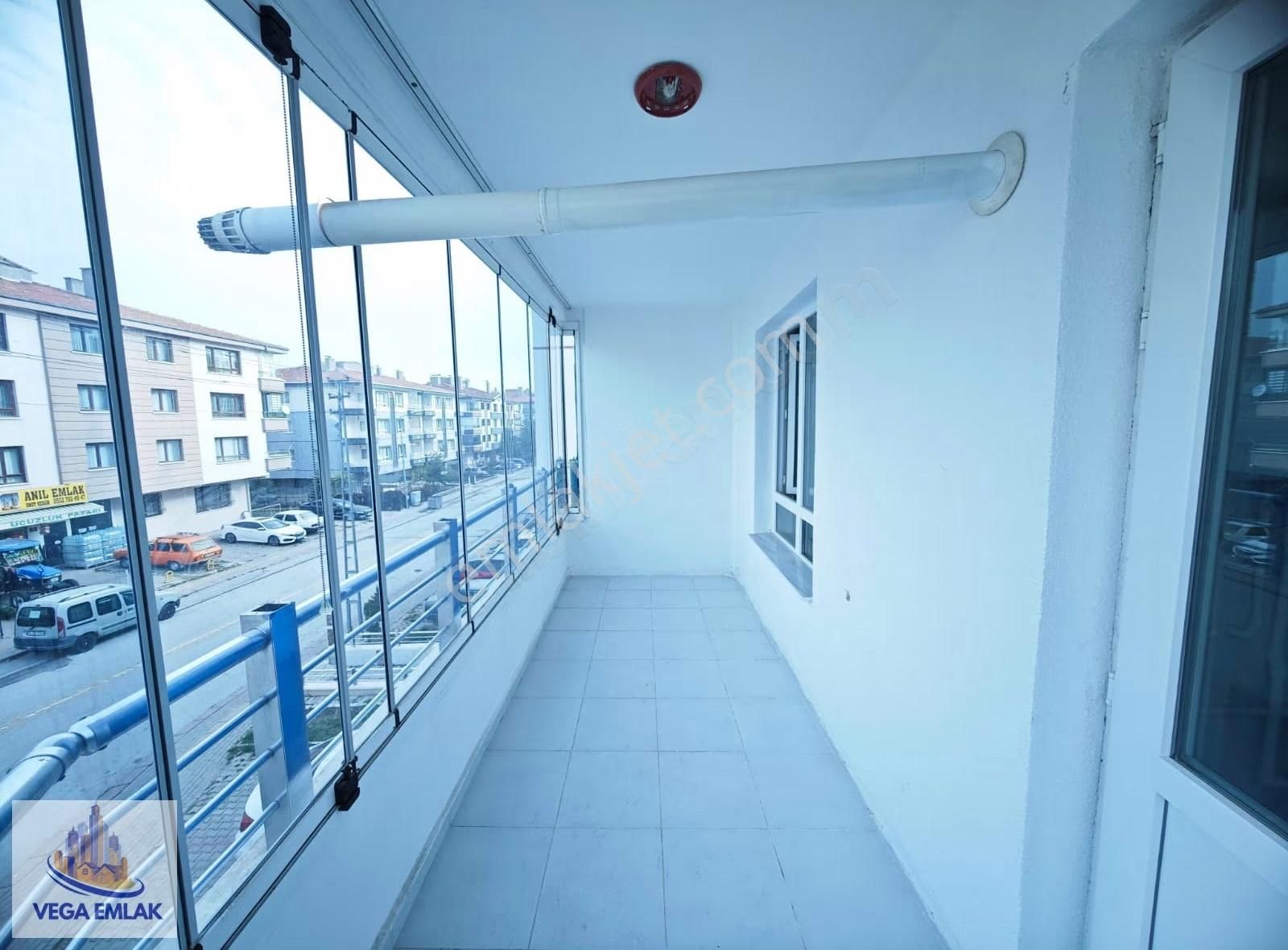 Vega Emlaktan Katta Masrafsız 3+1 Ön Cephe Kiralık Daire - Görsel 19