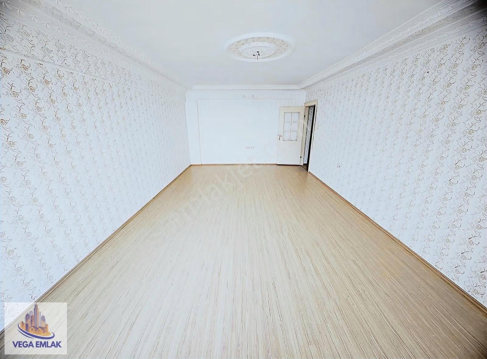 Vega Emlaktan Katta Masrafsız 3+1 Ön Cephe Kiralık Daire - Görsel 13