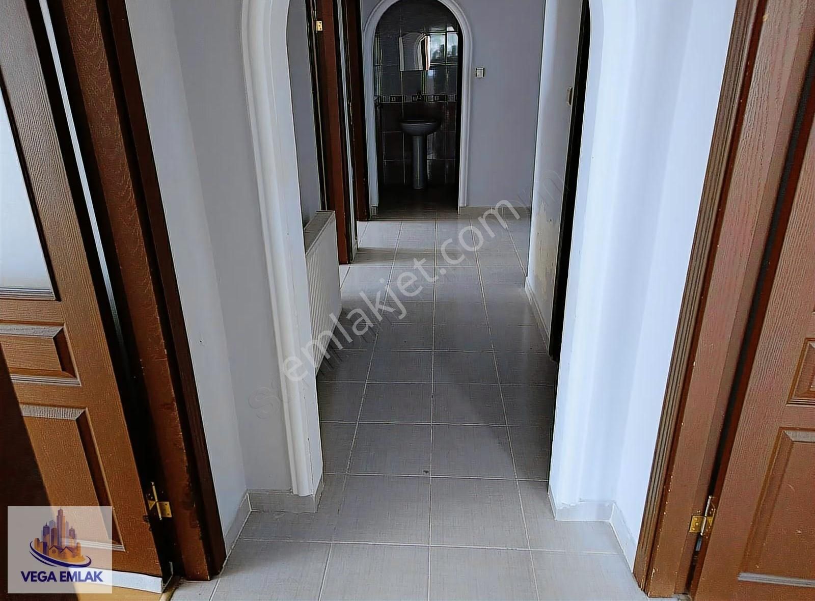 Vega Emlak'tan Yıldız Göbeğe Yakın Ferah Uygun Fiyatlı Düz Giriş - Görsel 17