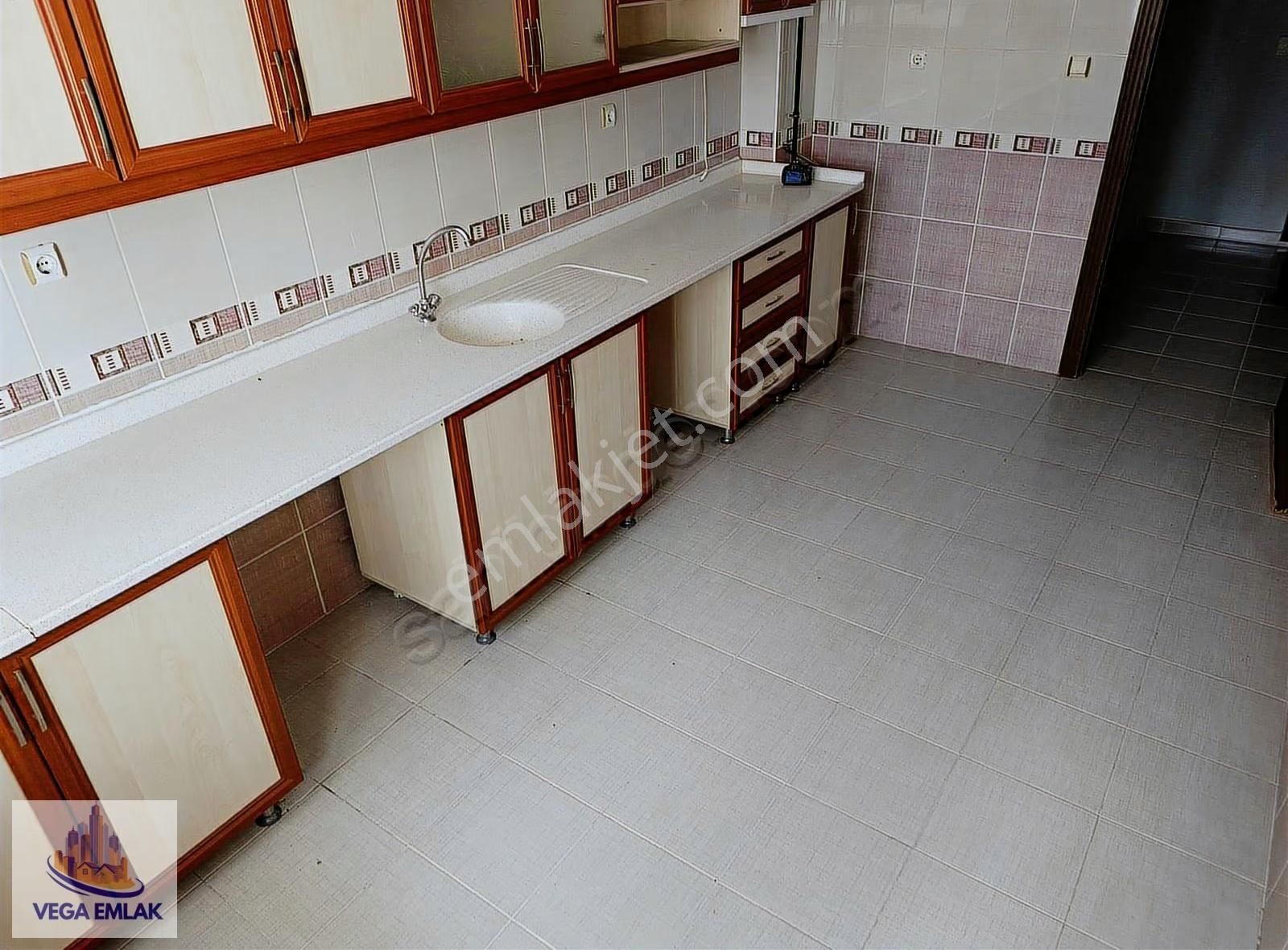 Vega Emlak'tan Yıldız Göbeğe Yakın Ferah Uygun Fiyatlı Düz Giriş - Görsel 26