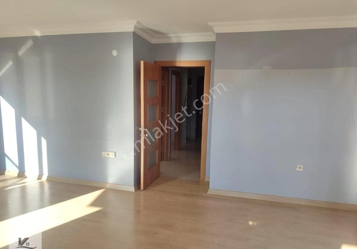 Cumhuriyet Mahallesinde 3+1 125 M2 Arakat - Görsel 2