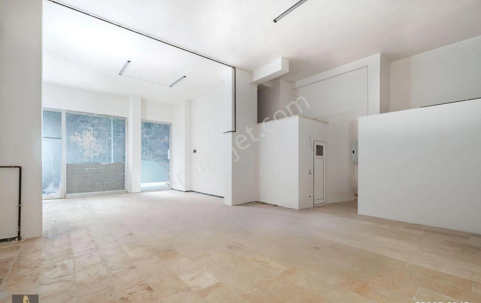 Kağıthane Dereboyu'nda İki Katlı Satılık Dükkan - Görsel 3