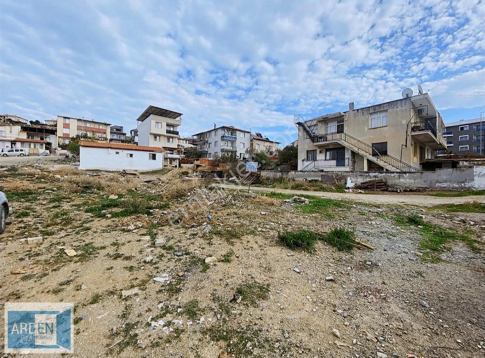 Arden Gyo'dan S.hisar Ç. İbrahim Bey Mah.'de İkiz Villalık Arsa