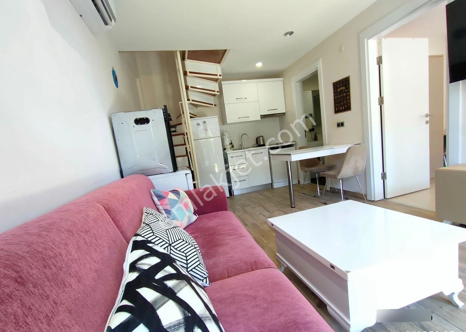 Urla Gülbahçe Sörf Okulları Lokasyonunda 2+1 Dubleks Kiralık - Görsel 13