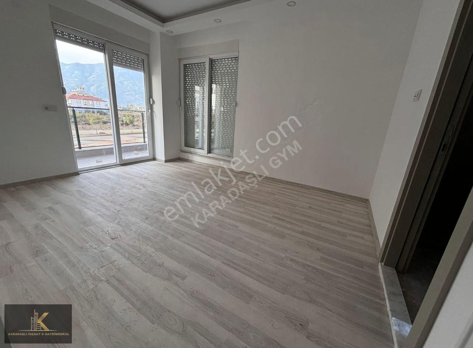 Yeniköyde Caddeye Yakın Lüxs 2+1 Geniş Satılık Daire - Görsel 15