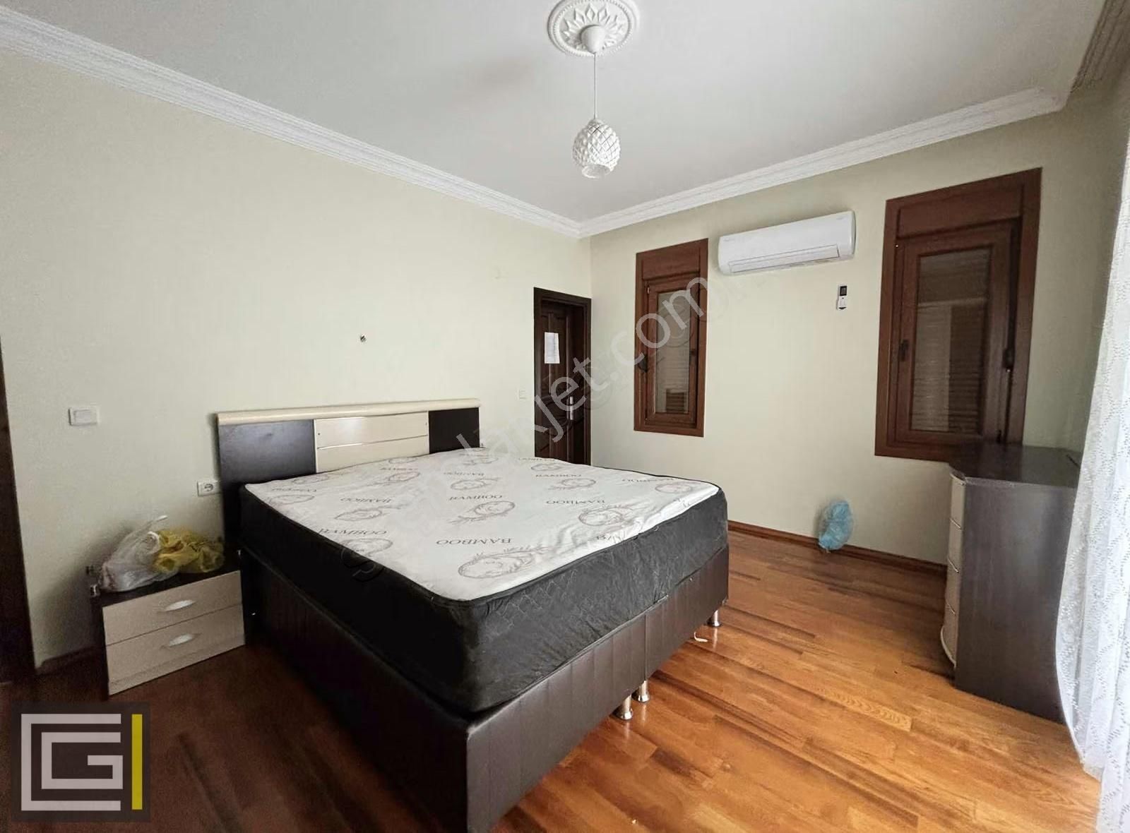 Çam Ormanlarına Komşu Müstakil Havuzlu Bahçeli Kiralık Villa - Görsel 11