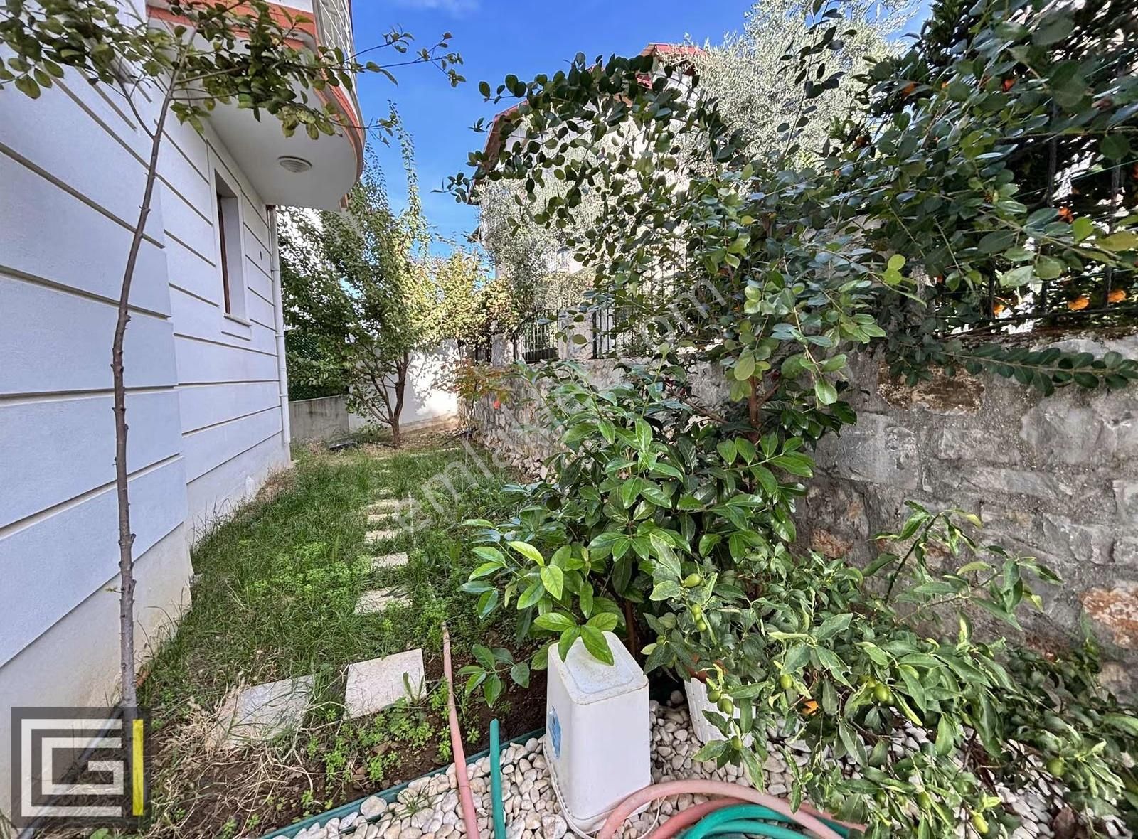 Çam Ormanlarına Komşu Müstakil Havuzlu Bahçeli Kiralık Villa - Görsel 21