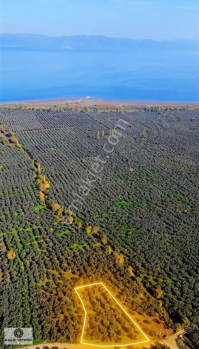 Kaleden Sölözde 1588m Resmi Yola Cepheli İznik Gölüne Ve Köye1km