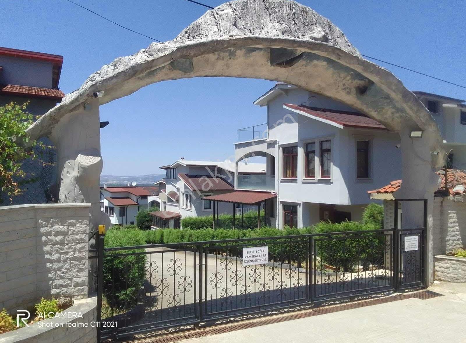 Kartepe Gökkuşağı Villaları Sitesinde Satılık Villa - Görsel 15