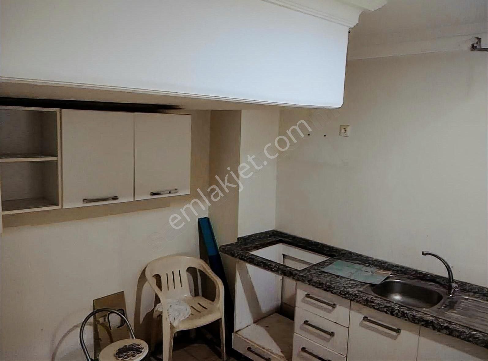 İzmit Kadıköy Bağdat Caddesinde 180m² Anacaddede Köşe Dükkan - Görsel 2