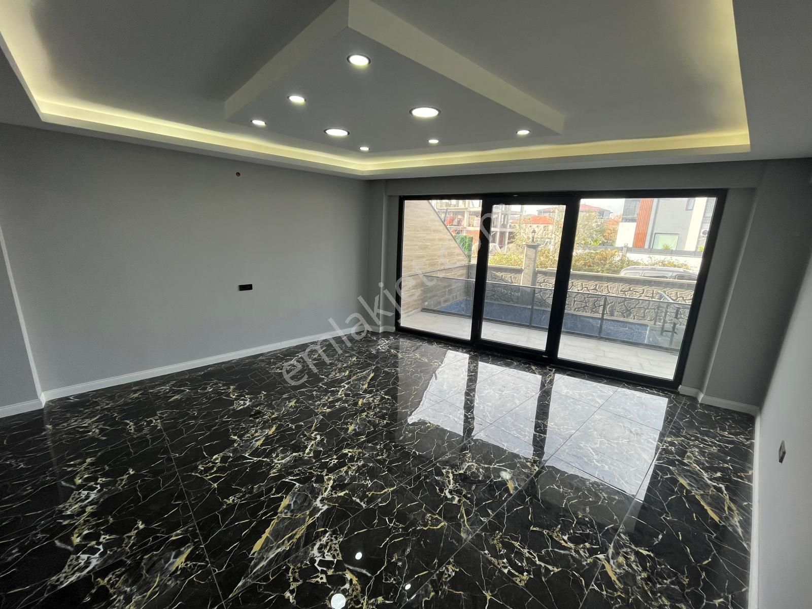 Karasuda M.bahçeli M.havuzlu Yol Cepheli Satılık 3+1 Villa - Görsel 15