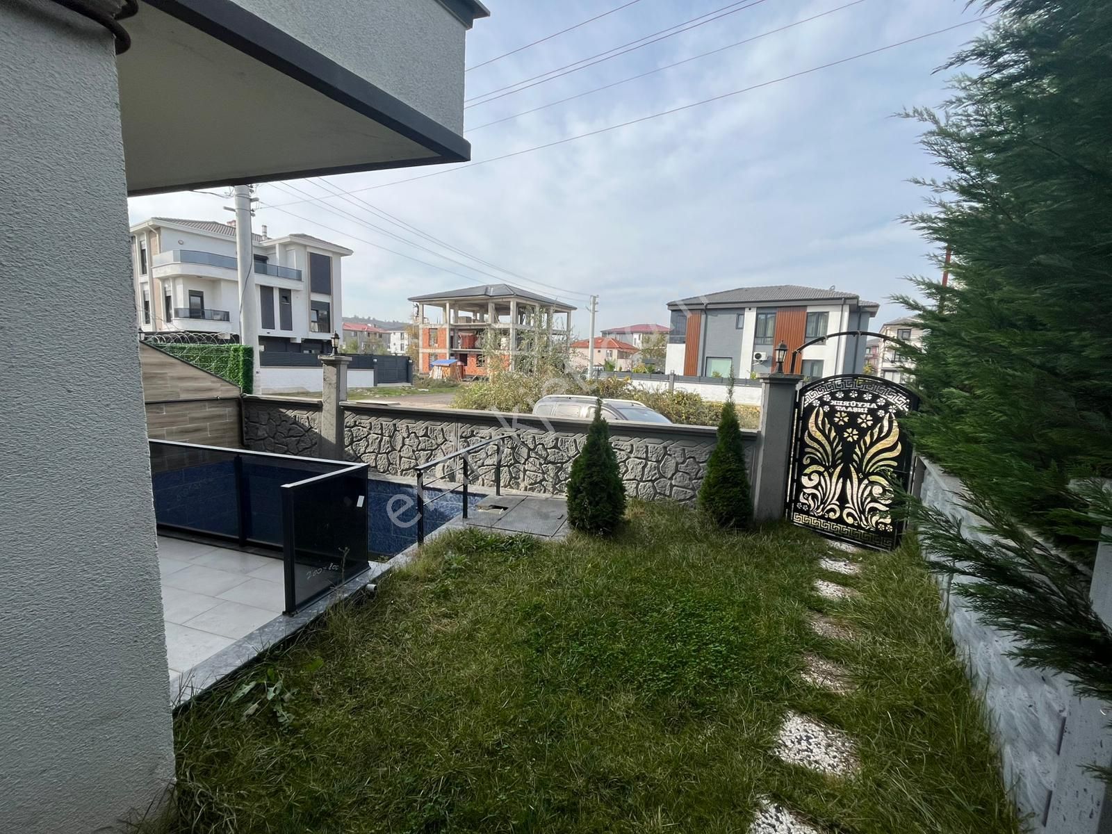 Karasuda M.bahçeli M.havuzlu Yol Cepheli Satılık 3+1 Villa - Görsel 9