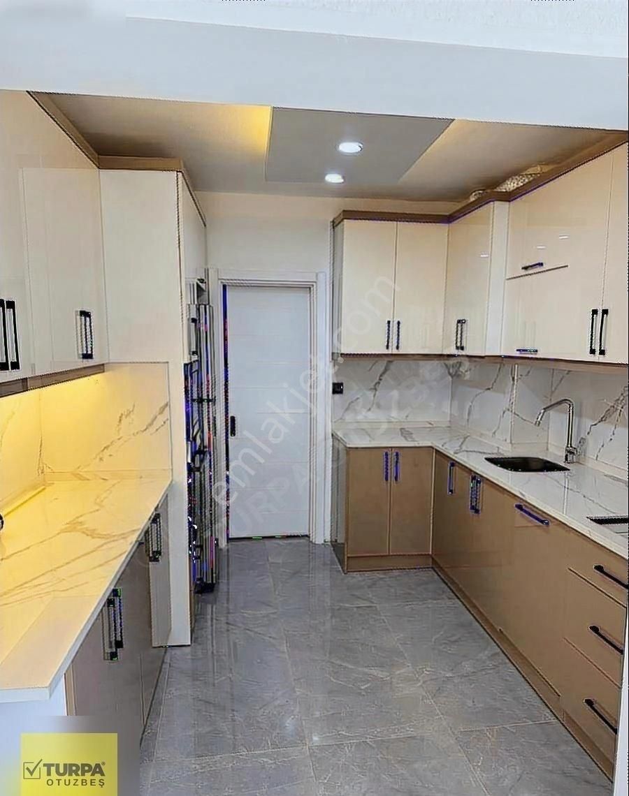 Turpa Otuzbeş'ten Çankaya Mahallesinde Şık Mimarili 3+1 Daire - Görsel 11