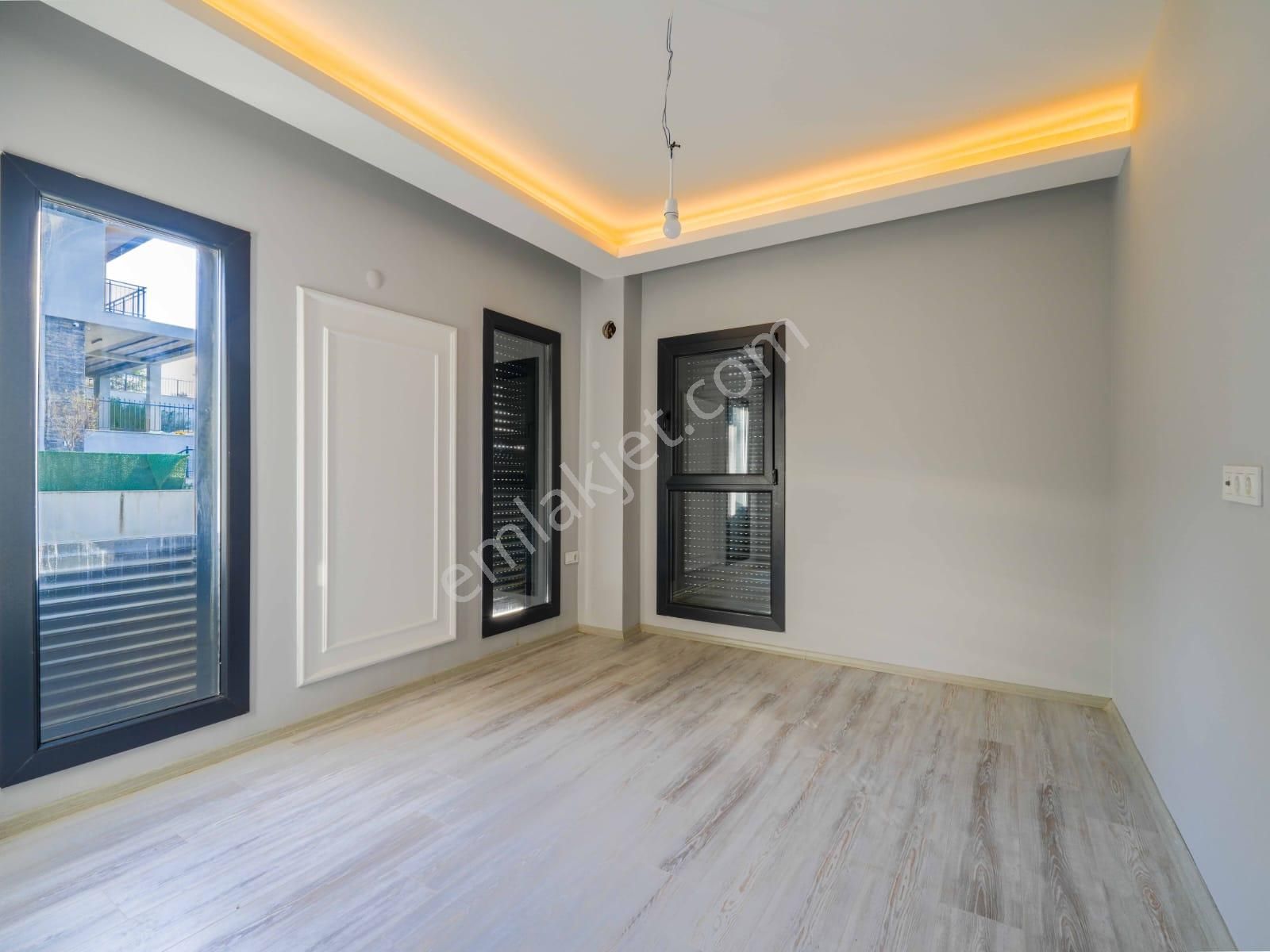 Kuşadası Soğucak'ta Oturuma Hazır Müstakil 6+1 Villa - Görsel 19