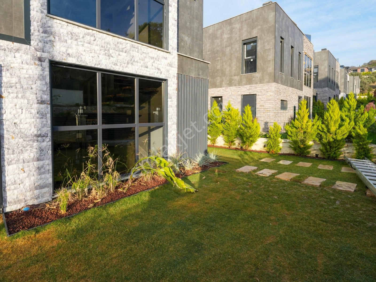 Kuşadası Soğucak'ta Oturuma Hazır Müstakil 6+1 Villa - Görsel 18