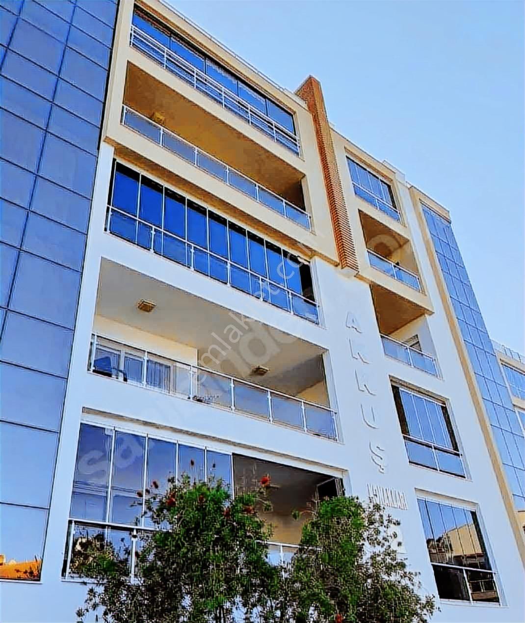 Kuşadası Ege Mahallesinde Full Eşyalı Satılık 1+1 Daire - Görsel 16