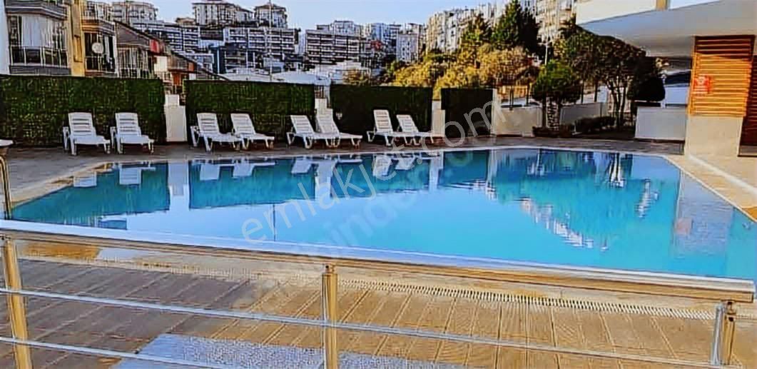 Kuşadası Ege Mahallesinde Full Eşyalı Satılık 1+1 Daire - Görsel 24