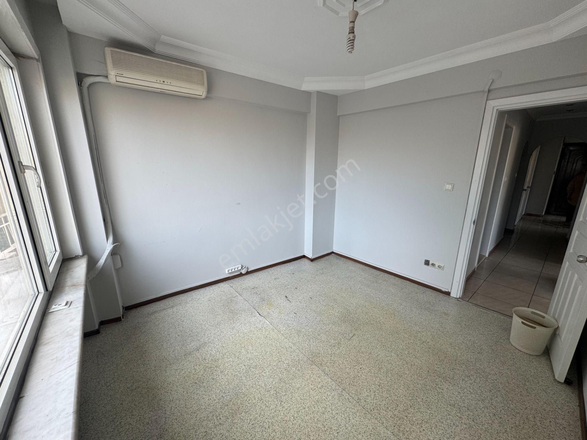 Turyap' Tan Çapa Millet Caddesinde Asansörlü Binada Çok Geniş 3+1 Kiralık Ofis - Görsel 27