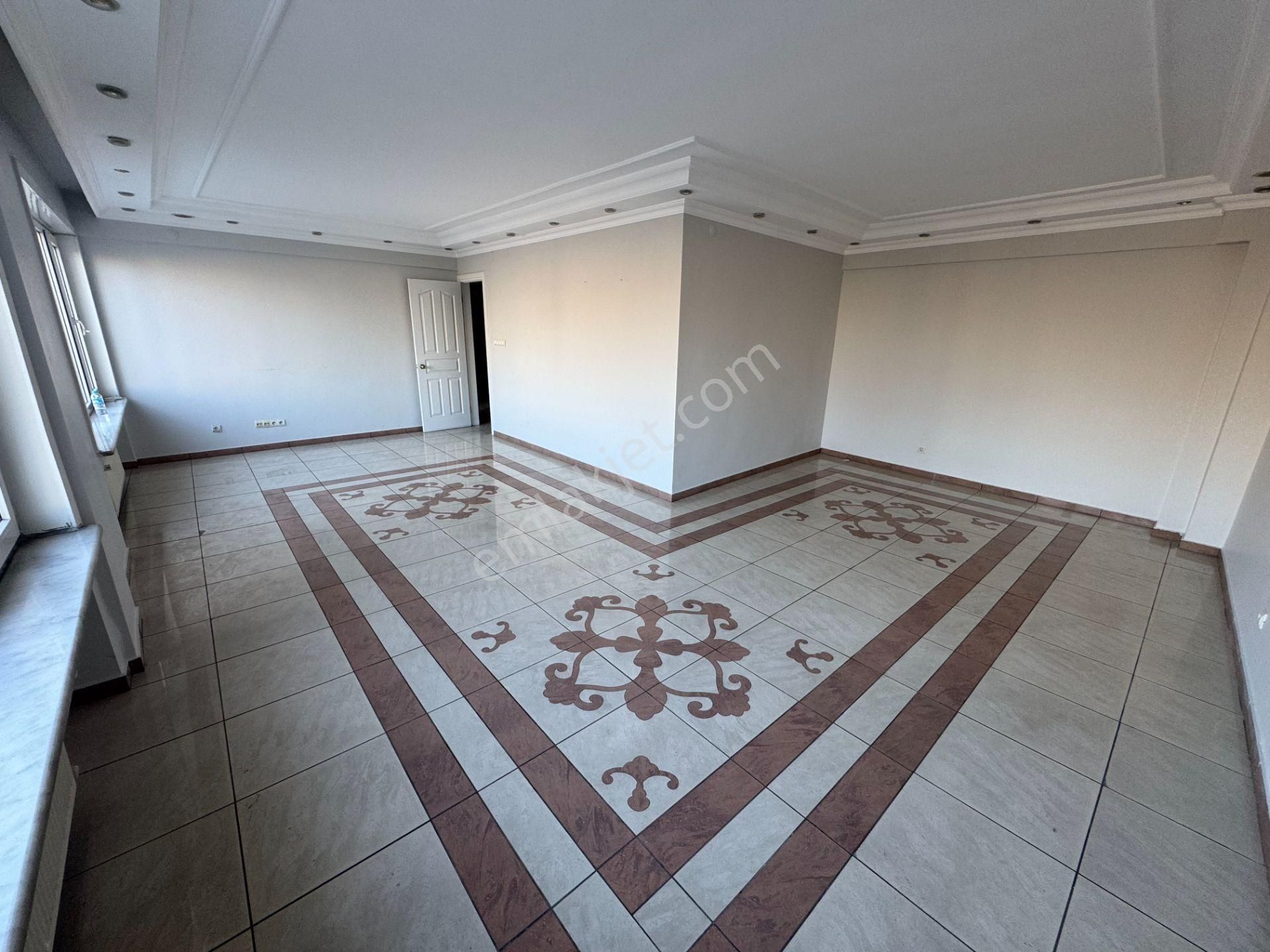 Turyap' Tan Çapa Millet Caddesinde Asansörlü Binada Çok Geniş 3+1 Kiralık Ofis - Görsel 5