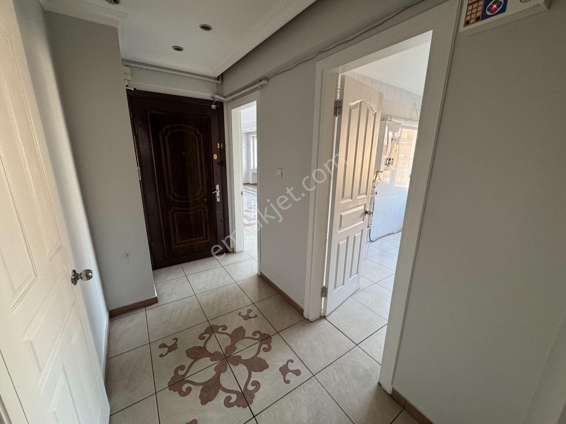 Turyap' Tan Çapa Millet Caddesinde Asansörlü Binada Çok Geniş 3+1 Kiralık Ofis - Görsel 16