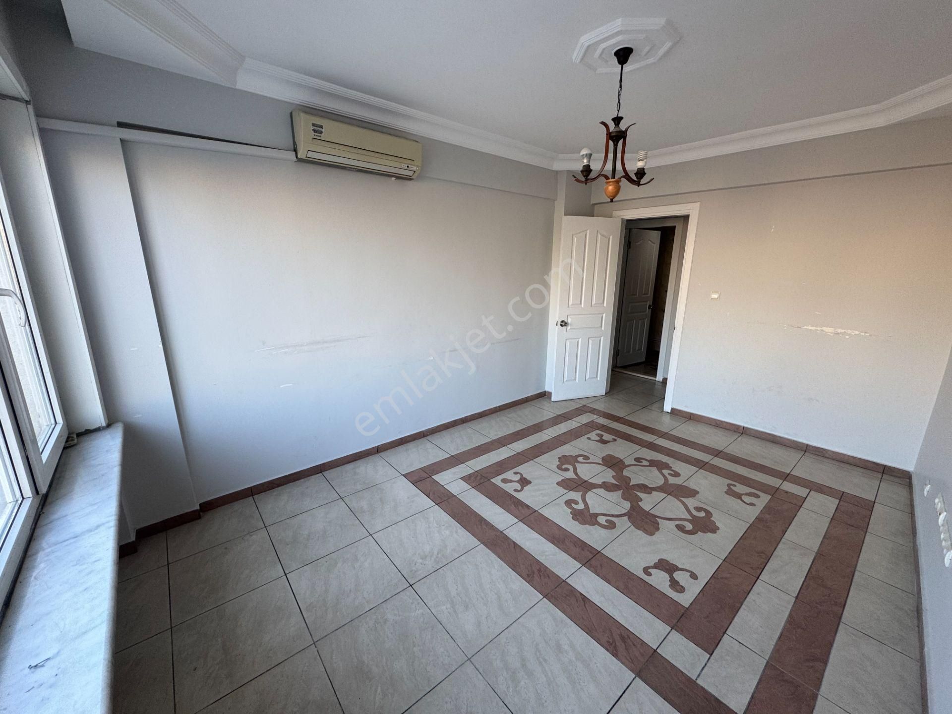 Turyap' Tan Çapa Millet Caddesinde Asansörlü Binada Çok Geniş 3+1 Kiralık Ofis - Görsel 28