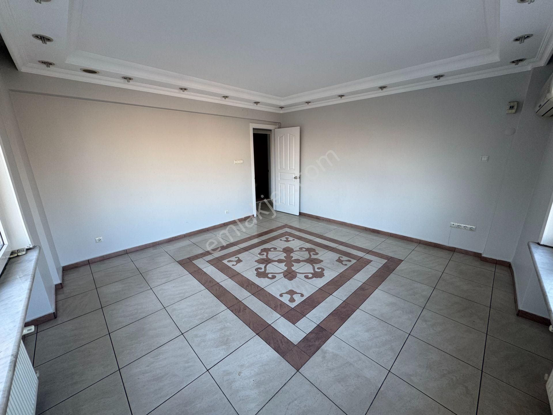 Turyap' Tan Çapa Millet Caddesinde Asansörlü Binada Çok Geniş 3+1 Kiralık Ofis - Görsel 26