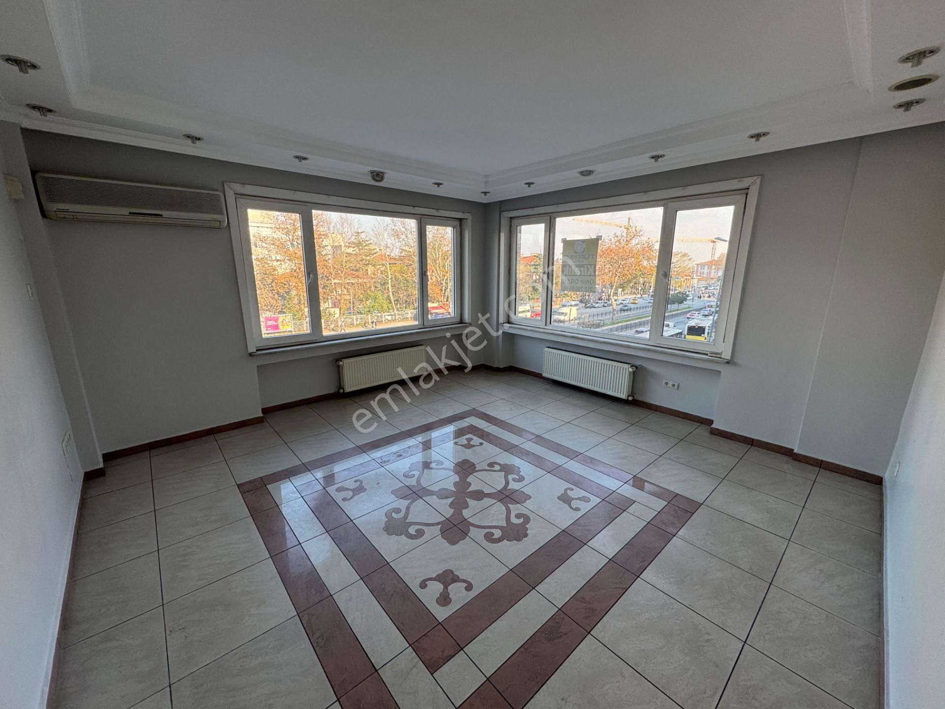 Turyap' Tan Çapa Millet Caddesinde Asansörlü Binada Çok Geniş 3+1 Kiralık Ofis - Görsel 8