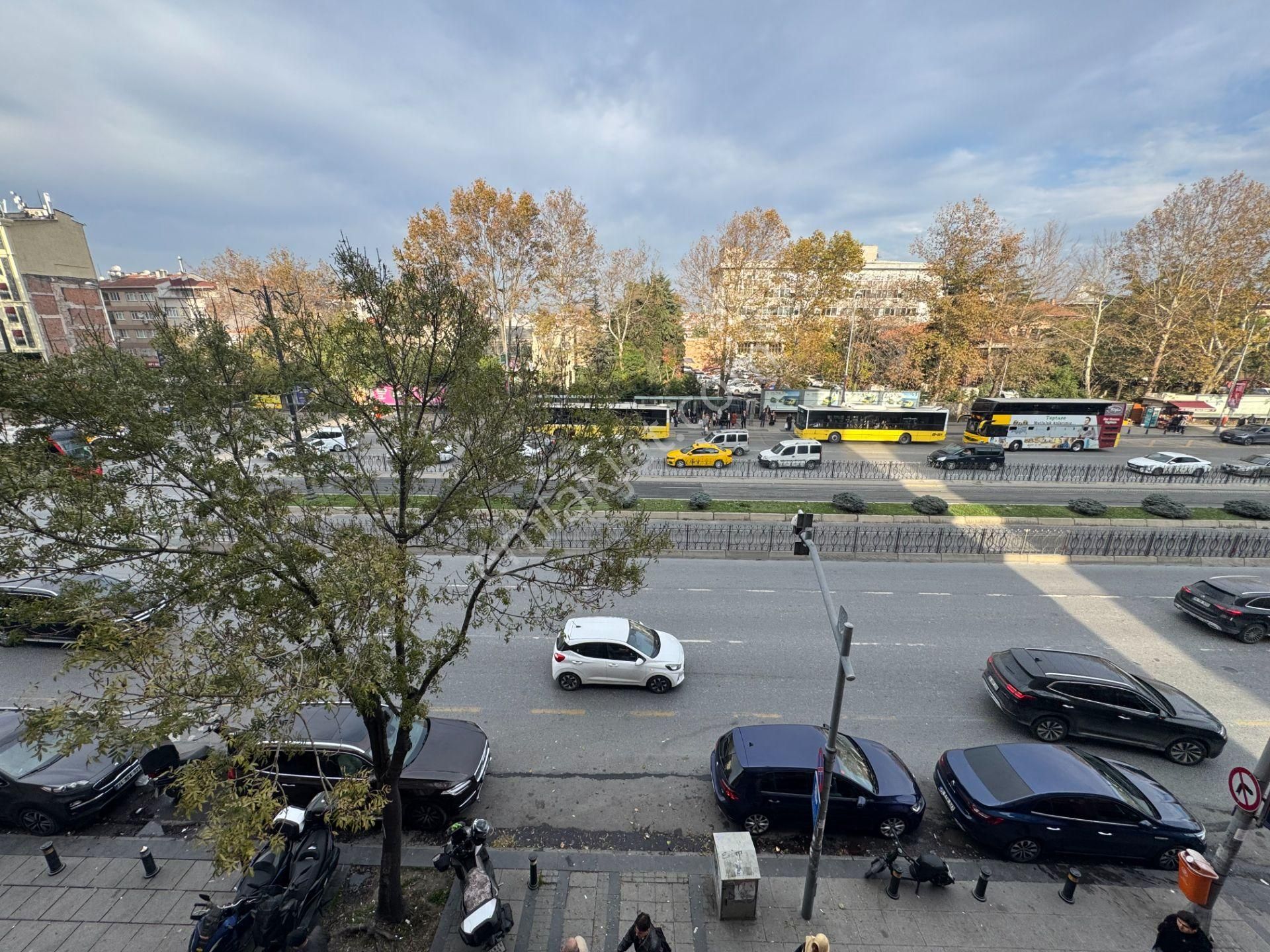 Turyap' Tan Çapa Millet Caddesinde Asansörlü Binada Çok Geniş 3+1 Kiralık Ofis - Görsel 18