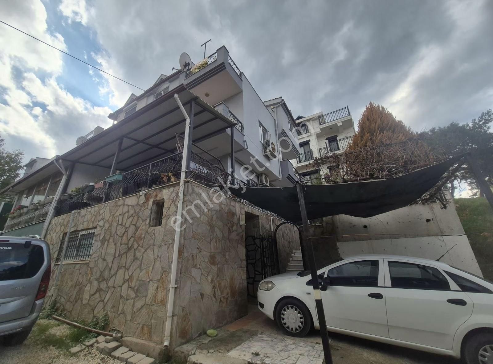 Davutlar Merkezde 4+1 Müstakil Villa