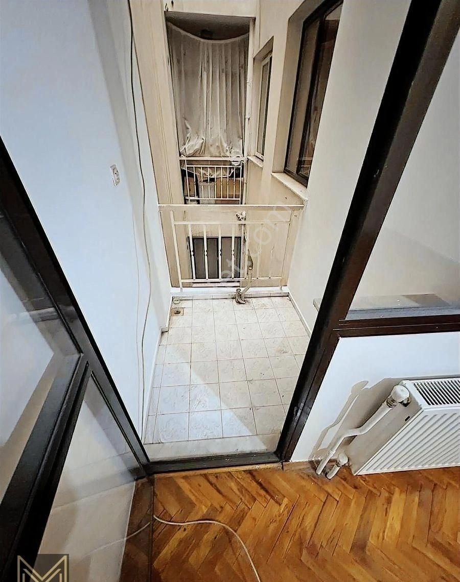 Karşıyaka Yalı Mahallesinde 2+1 Doğalgazlı Ara Kat Daire - Görsel 15