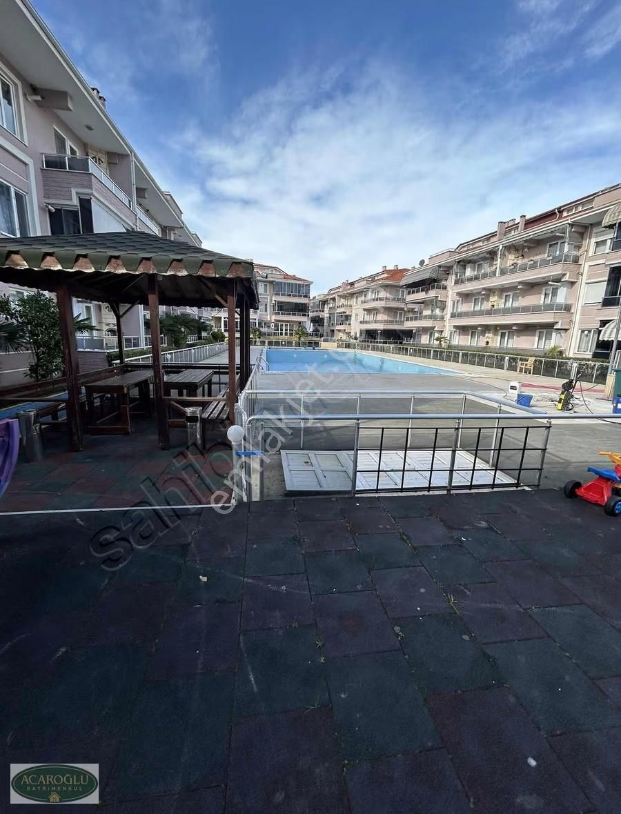 Karasu Yalı Mh Olimpik Havuzlu Sitede Full Eşyalı 1+1 Bahçe Katı