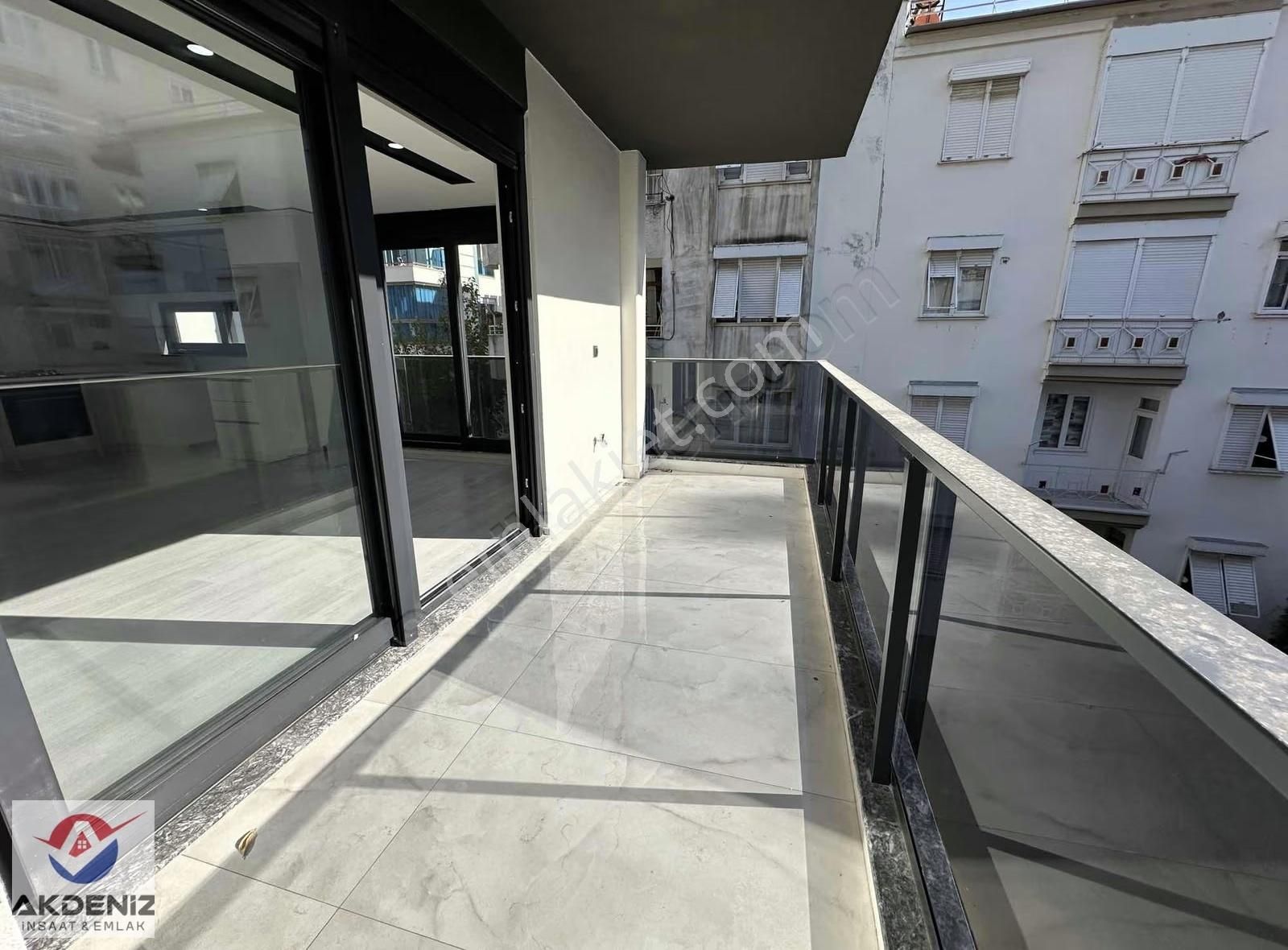 Denize Yürüme Mesafesinde Oturuma Hazır Güney Cephe Daire - Görsel 16