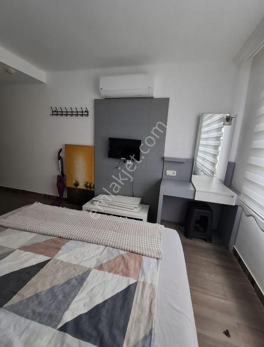 Side'de Denize Yürüme Mesafesinde Eşyalı 1+0 Kiralık Daire - Görsel 3