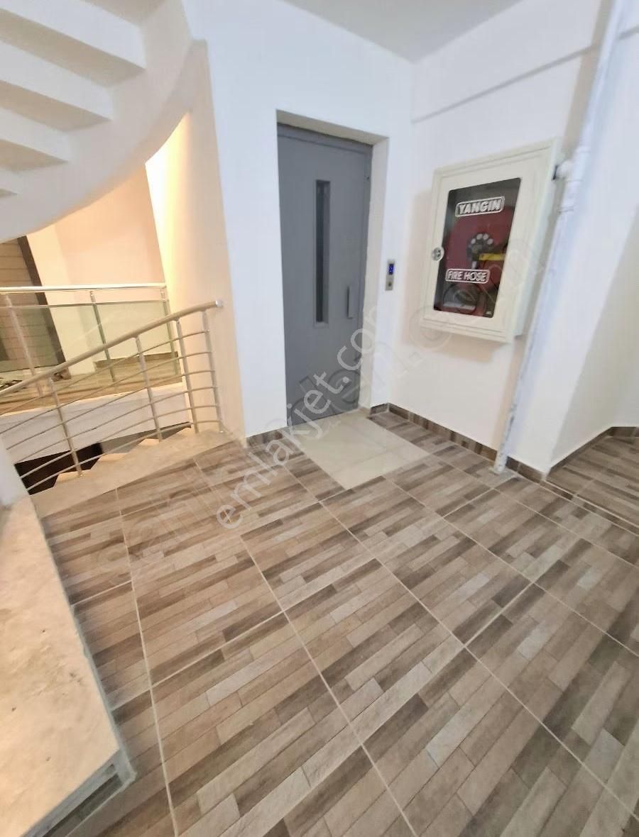 Side'de Denize Yürüme Mesafesinde Eşyalı 1+0 Kiralık Daire - Görsel 2