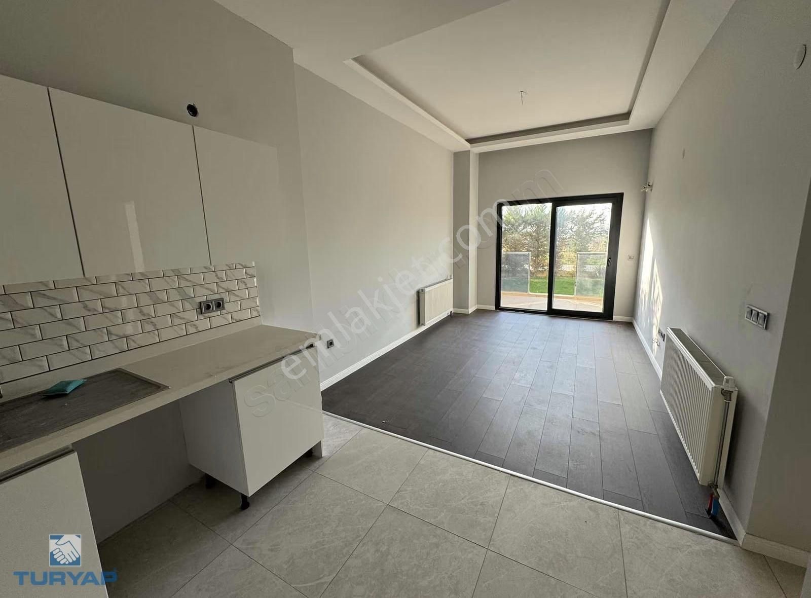 Torbalı Da Havuzlu Güvenlikli Sitede Kiralık Bahçeli 1+1 Daire - Görsel 14