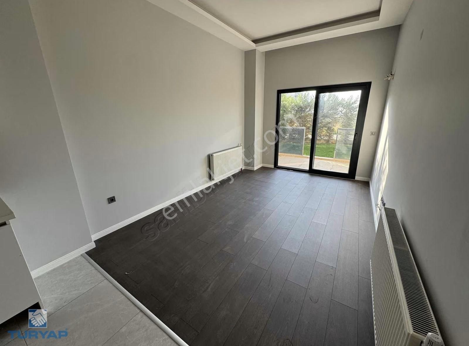 Torbalı Da Havuzlu Güvenlikli Sitede Kiralık Bahçeli 1+1 Daire - Görsel 24