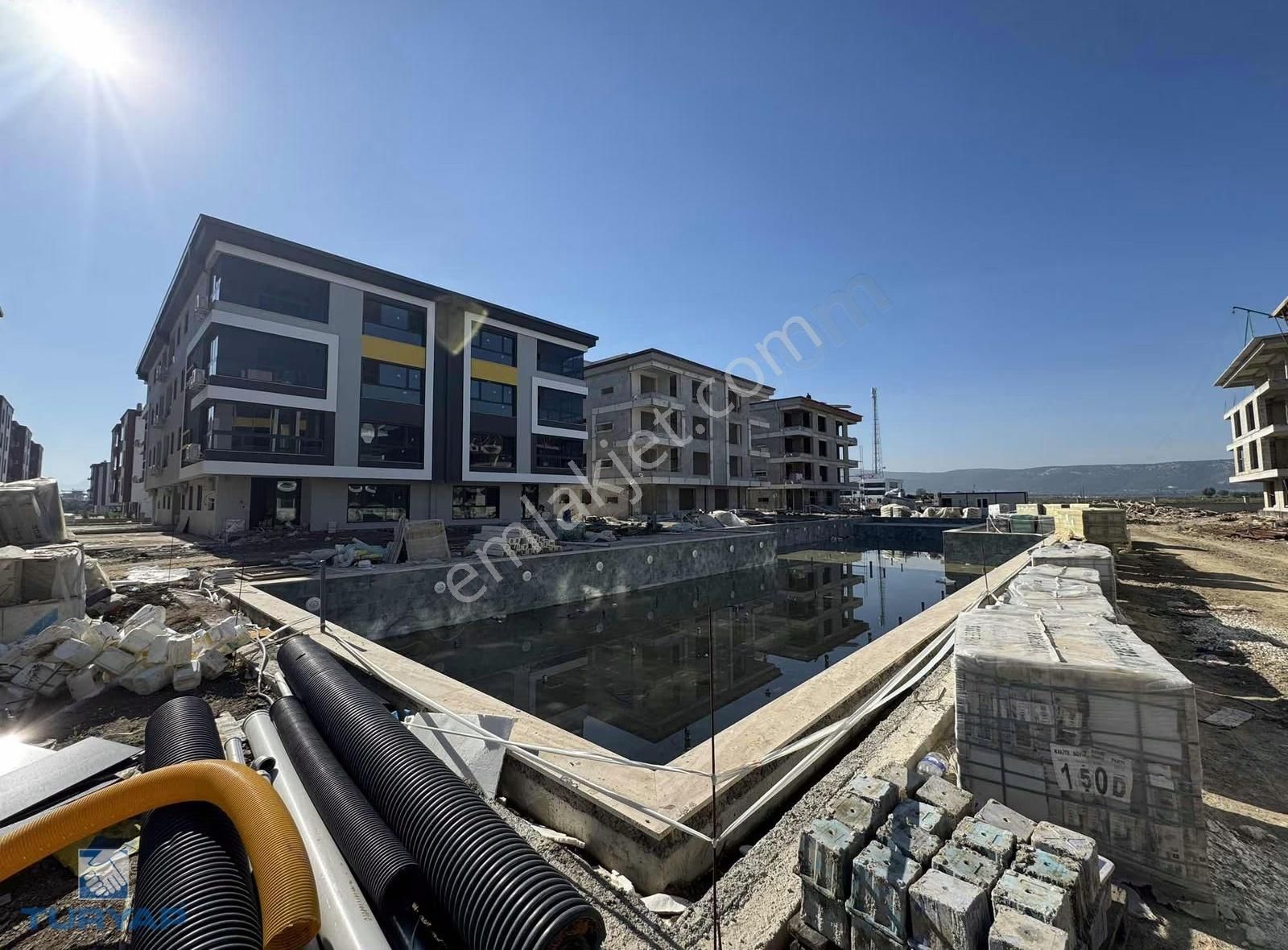Torbalı Muratbey Mahallesinde Havuzlu Sitede Satılık 3+1 Daire - Görsel 17