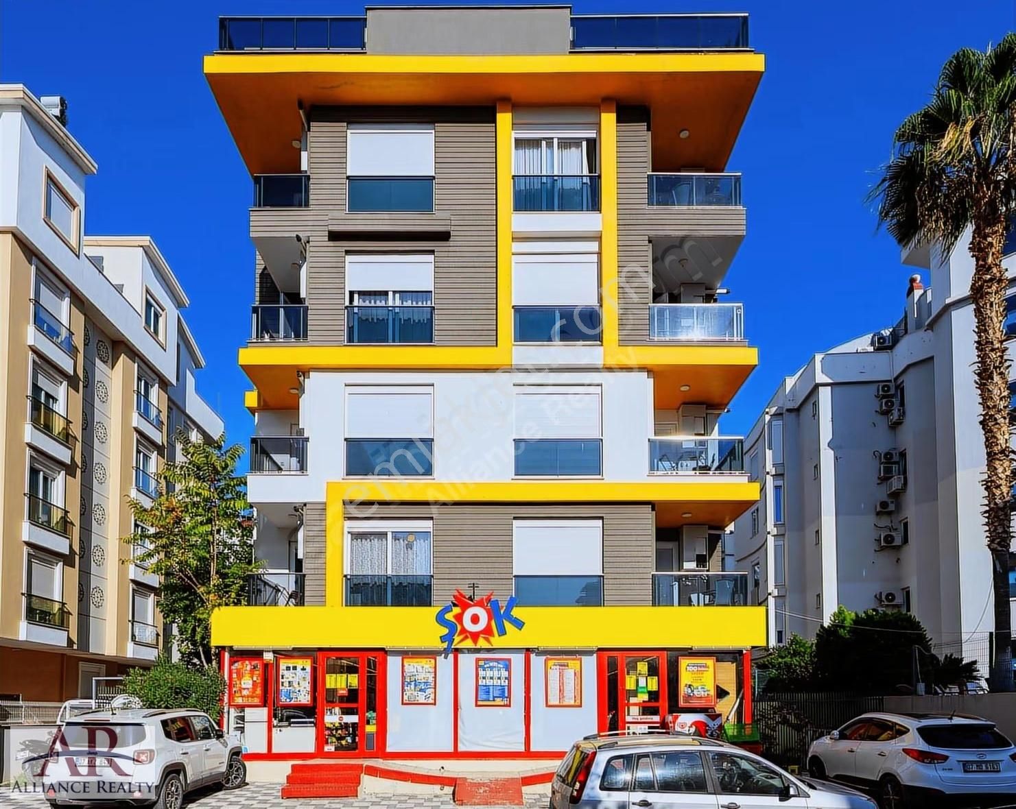 Hurma'da Modern Binada Full Mobilya+d.gaz+havuz+ 2+1arakat Daire