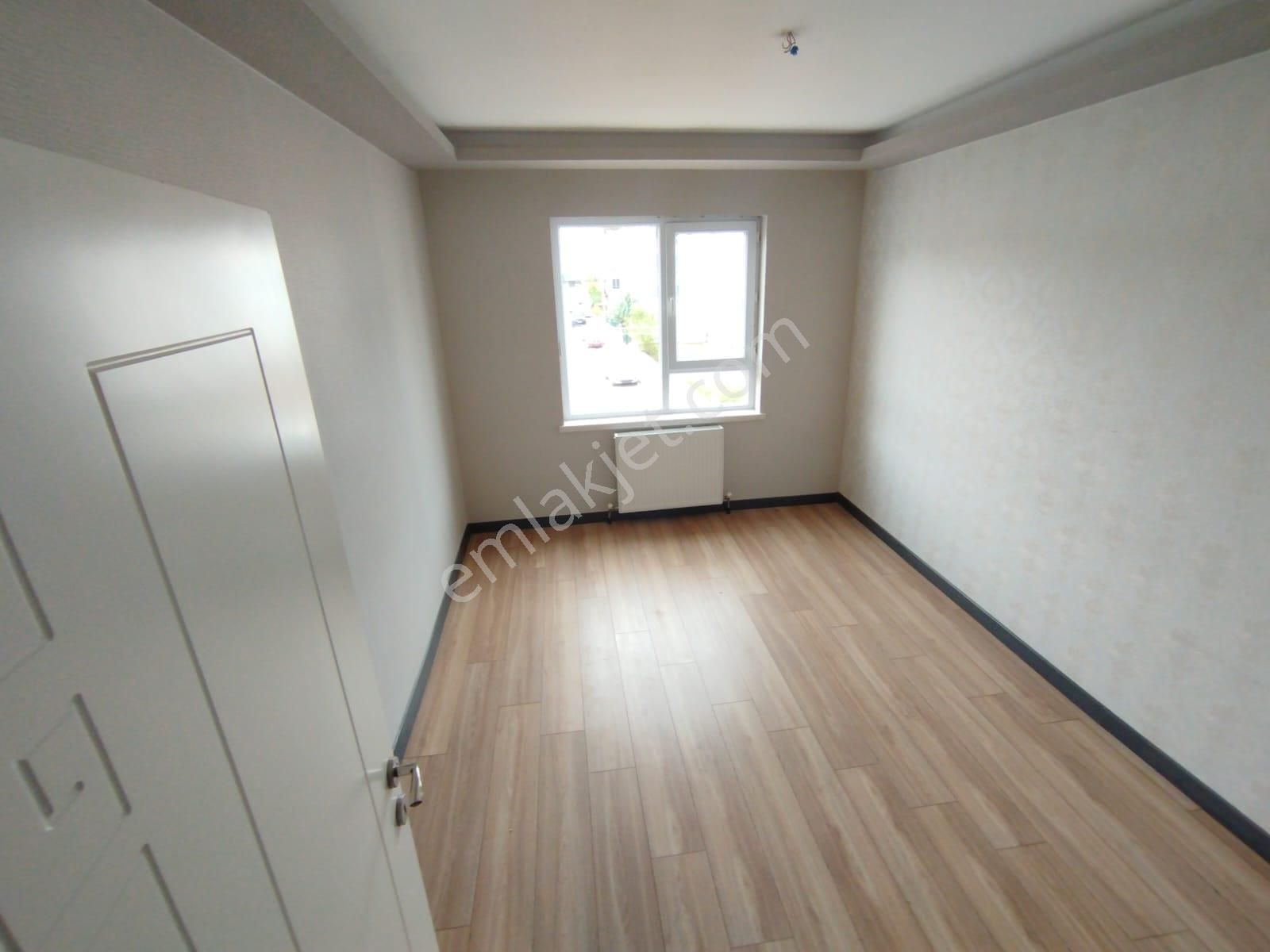 Yenikent M.kemalde Ara Kat Ön Cephe Kiralık 3+1 Durak Dibinde - Görsel 17