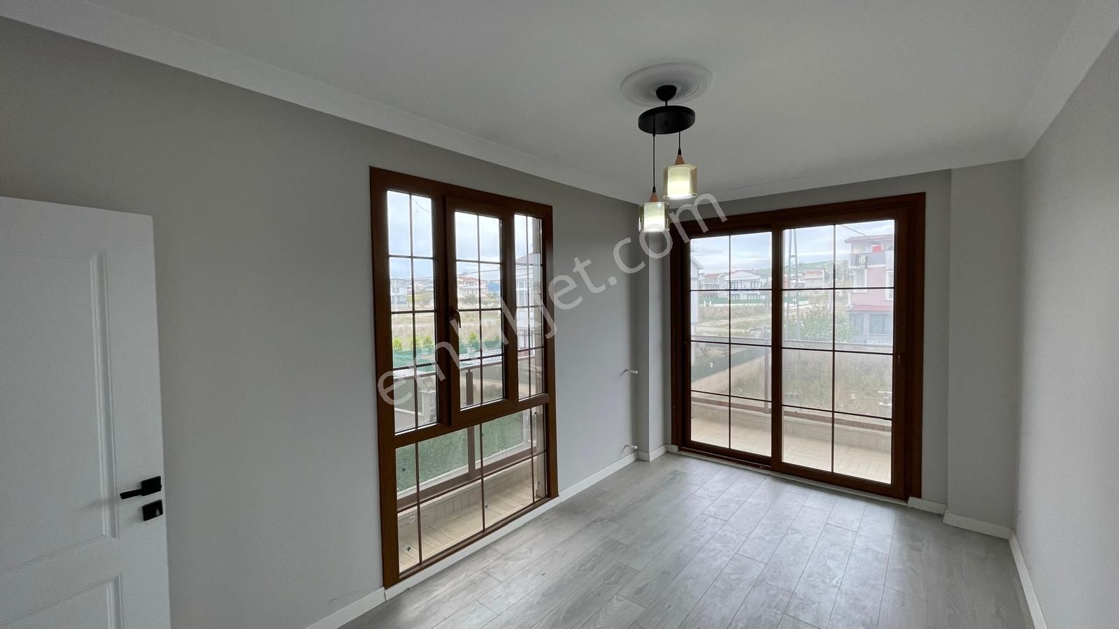 ^^ Koyuncu Gyrm ^^ 320m Arsa İçerisinde Muhteşem Havuzlu Villa Araba Takas Çek Vade - Görsel 8