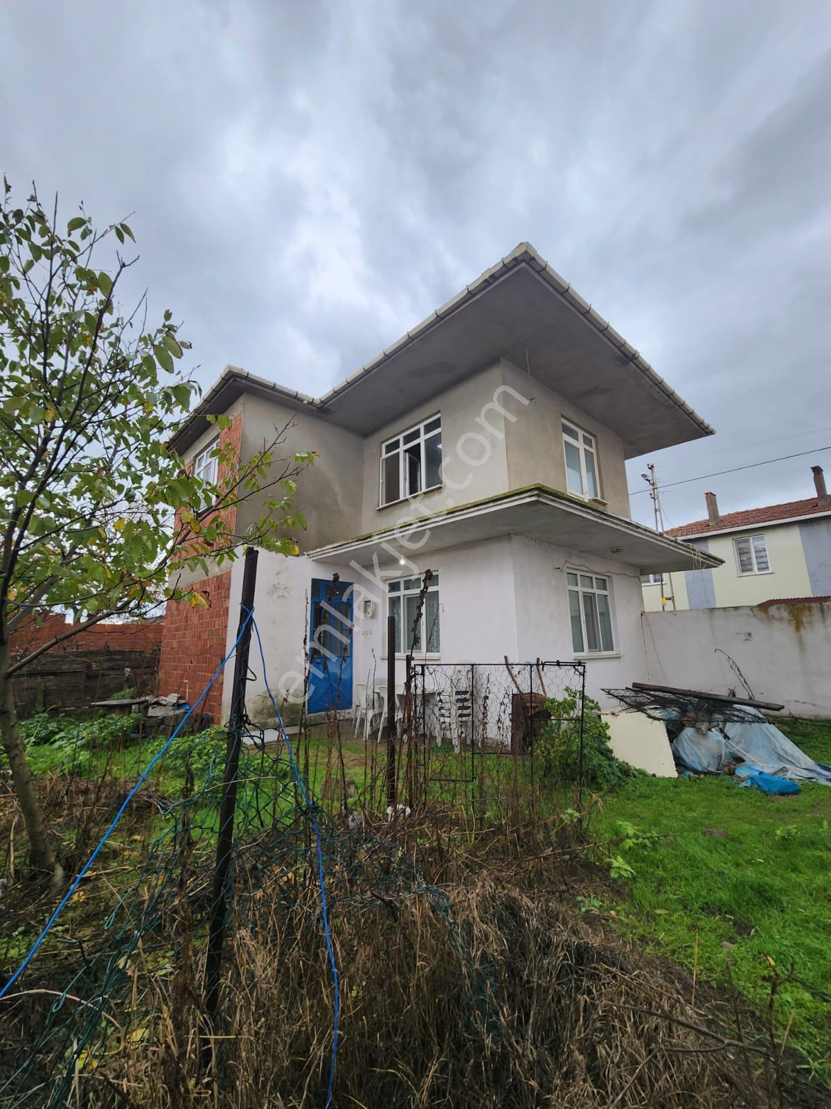 Edirne Tayakadın Köyünde İki Katlı Müstakil Ev Acil Satılık