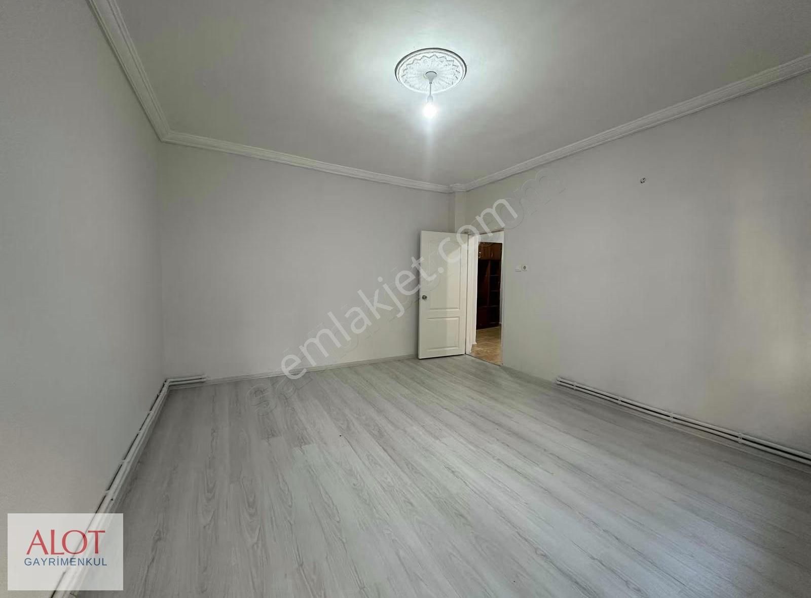 Üsküdar Mehmet Akif Mah. Kiralık-müstakil 2+1 Bahçe Katı - Görsel 5